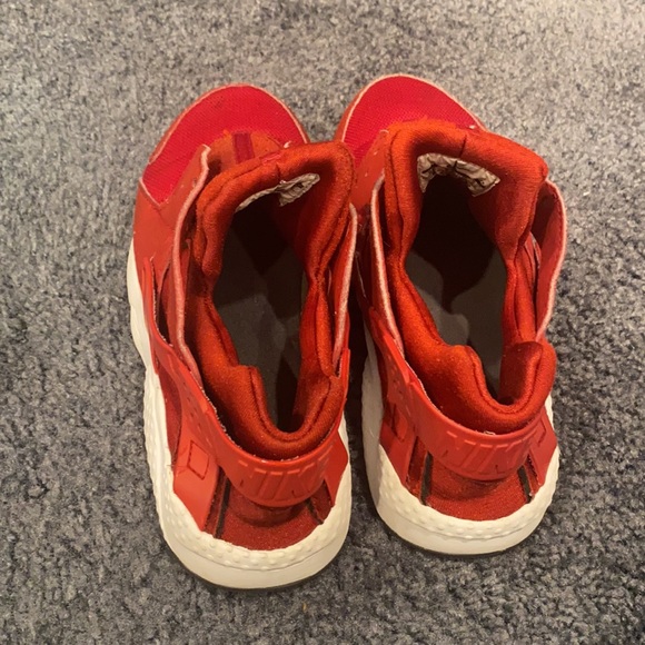 Huarache blood red sneakers-size 3yr UC - Picture 6 of 13